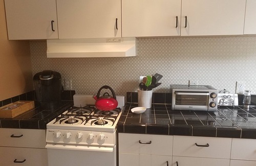 Sherman Oaks Cottage | Contemporary Cottage - An LA Oasis with Private Heated Pool and Patio