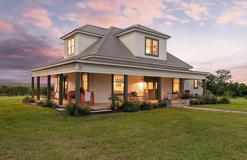 Lockhart House | Contemporary Country Farmhouse in Lockhart Texas