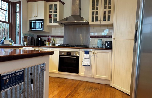 Mentone House | Contemporary & Elegant 1920's Period Home