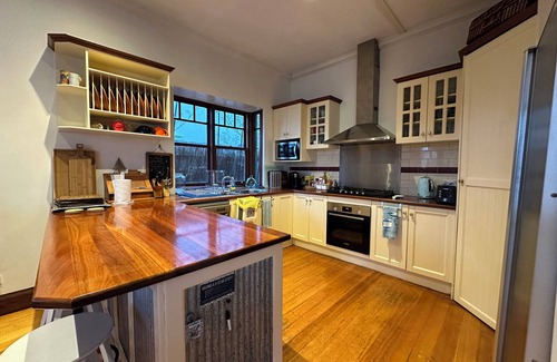 Mentone House | Contemporary & Elegant 1920's Period Home