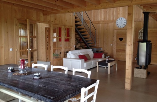Fresnay-le-Gilmert House | Contemporary wooden house