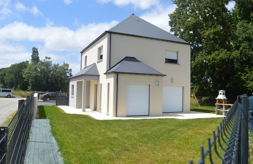 Vilde-Guingalan House | Contemporary house in Vildé guingalan 5 km from Dinan P M R from 2 to 10 people