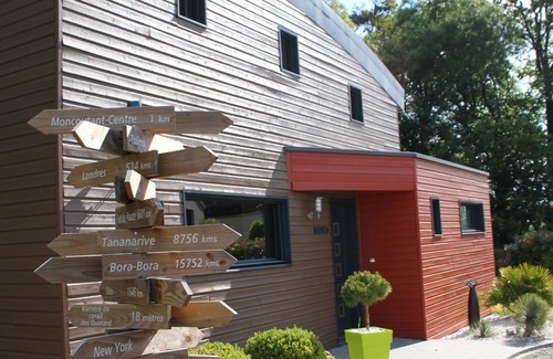 Moncoutant House | Contemporary house of 180 m2 - 4 bedrooms - Land 1600 m2 with swimming pool wood