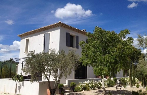 Maubec House | Contemporary house with swimming pool not overlooked in Luberon