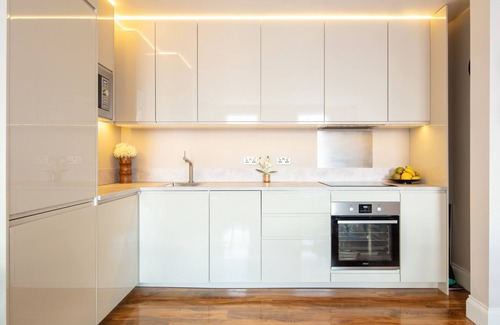 Lancaster Gate Apartment | Contemporary living 50 metres away from Hyde Park III