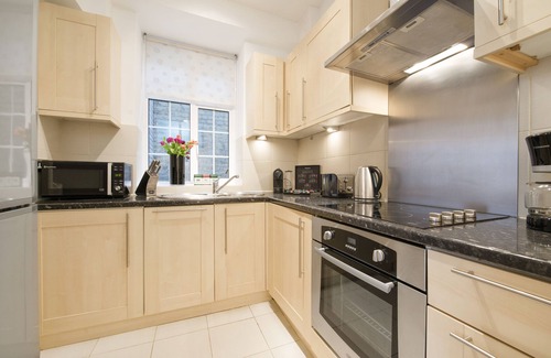 Lancaster Gate Apartment | Contemporary living 50 metres away from Hyde Park II