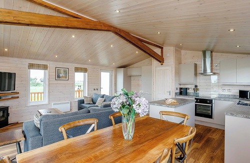 Hundall Ski Chalet | Contemporary lodge with stunning countryside views.