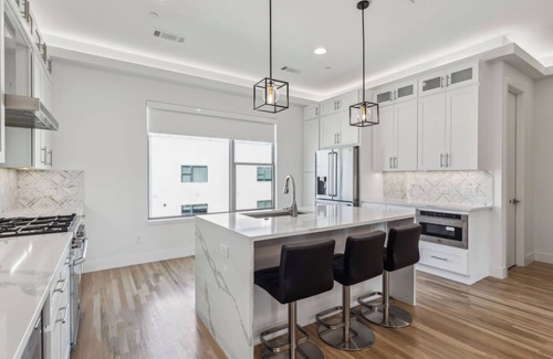 Farmers Branch House | Contemporary Luxury Smart Home with Rooftop Oasis
