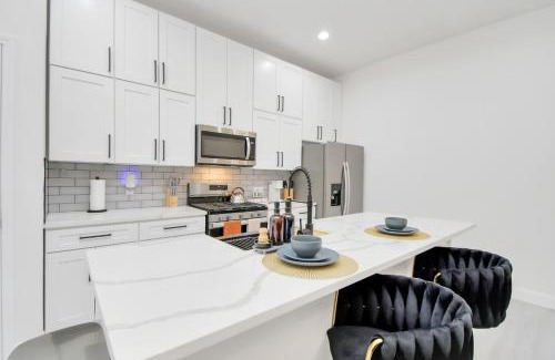 Southeast Houston House | Contemporary Luxury 3 Bed - NRG-MED CENTER