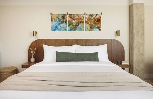 East Bank Hotel | Contemporary Luxury in Nashville - City View Unit. Outdoor Pool Onsite.