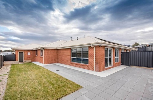 Throsby House | CONTEMPORARY OASIS / THROSBY ACT
