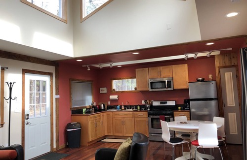 Woodstock Cabin | Contemporary, Secluded Cabin in the Heart of Woodstock W/Fireplace