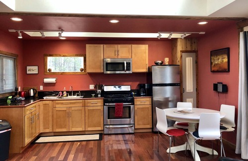 Woodstock Cabin | Contemporary, Secluded Cabin in the Heart of Woodstock W/Fireplace