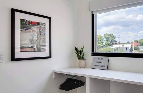 Downtown Louisville Apartment | Contemporary Studio in NuLu Arts District