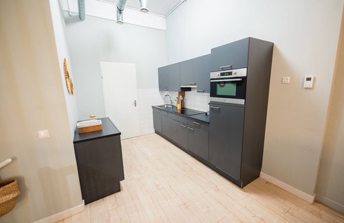 Rotterdam Apartment | Contemporary Stylish 2BDR Apartment LK