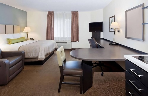 Somerset Hotel | Contemporary Suite w/Private Kitchen and Free Parking! Near Rutgers University