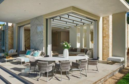 La Croix-Valmer Apartment | Contemporary Villa Vallon