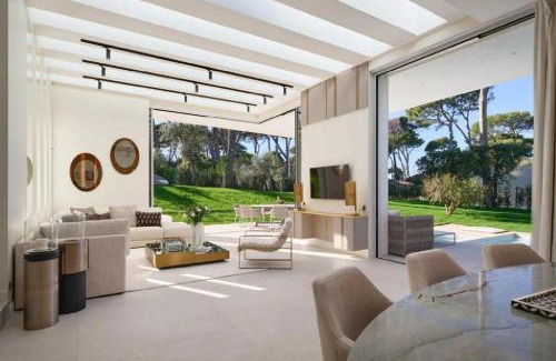 La Croix-Valmer Apartment | Contemporary Villa Vallon
