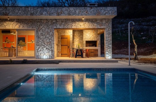 Dicmo Villa | Contemporary Villa Fantazija – A Luxurious Retreat in Dicmo