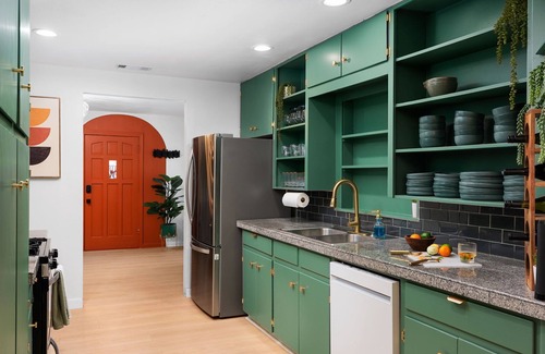 Greater South River City House | Content Casa Near Bars DT SAUNA Hot Tub