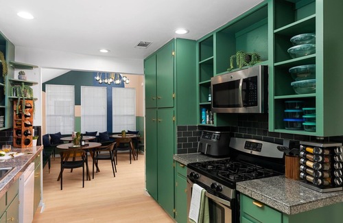 Greater South River City House | Content Casa Near Bars DT SAUNA Hot Tub