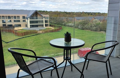 Shirley House | Contractor/Family Stays Near NEC/BHM Airport