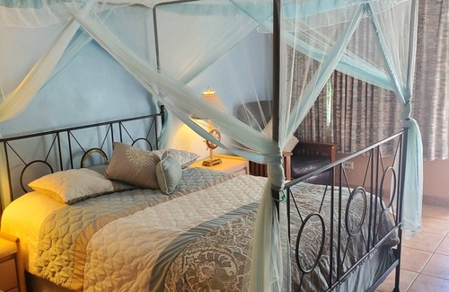 Naples Hotel | Conty's Motel