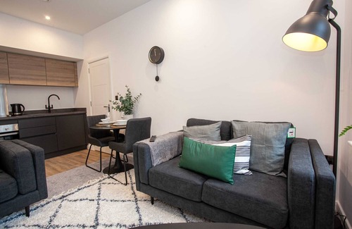 Bolton Apartment | Convenient 2 Bedroom Bolton Apartment