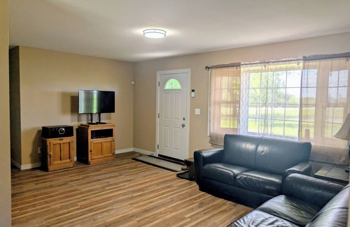 Chapman House | Convenient 3-bedroom rural home near Milford Lake