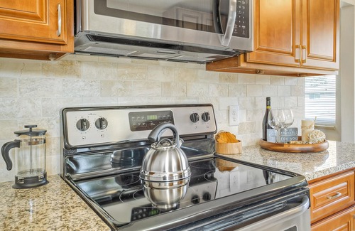 Edgewater Apartment | Convenient Access To Denver