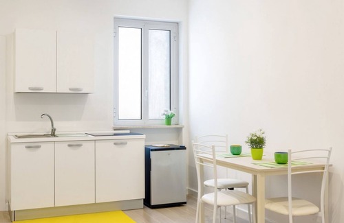 Municipio 2 Apartment | Convenient Apt 10 Min from Station & Theater