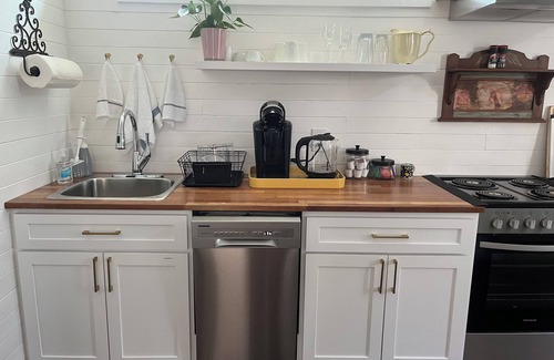 Fairhope Apartment | Convenient Cozy Fairhope Guest Cottage
