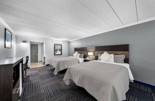 Teaticket Hotel | Convenient Falmouth Stay – Walk to Beaches, Ferry & Downtown Shops