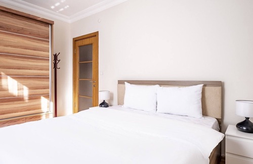 Maltepe Apartment | Convenient Flat w Balcony 7 min to IKEA