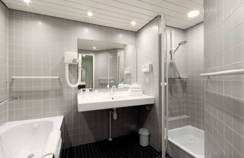 Municipality of Zeist Hotel | Convenient Getaway with On-site Dining, Free Parking, and Comfortable Ambiance