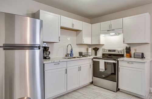 Kenner - Louis Armstrong International Airport House | Convenient Kenner Unit w/Patio - 1 Mi to Airport!