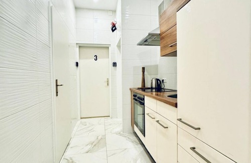 Liesing Apartment | Convenient Stay Room, 11 Min to Atzgersdorf Park