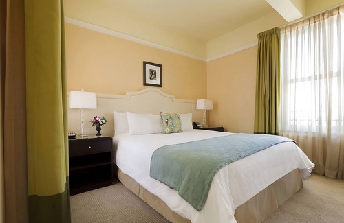 Goose Hollow Hotel | Convenient Stay, Superb Location near Providence Park! Two Suites, Pets Allowed!