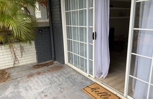 Coffs Harbour Apartment | Convenient studio; minutes to beaches, shops, sport grounds; off street parking
