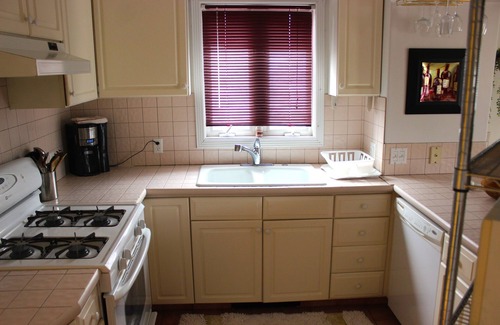 Elmira Apartment | Conveniently & centrally located for traveling medical professionals.