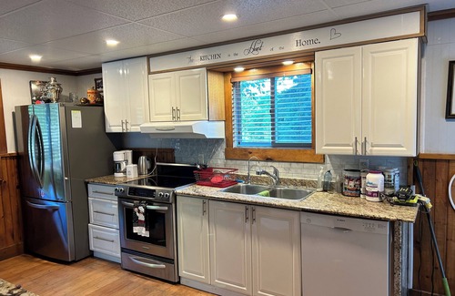 McDougall Cottage | Conveniently located cottage with the Hot Tub