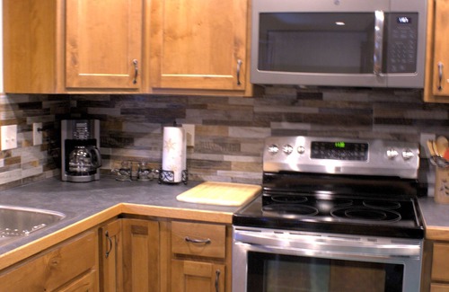Livingston House | Conveniently Located close to downtown. No stairs to climb.