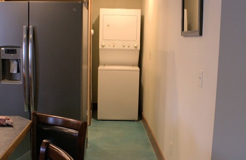 Livingston House | Conveniently Located close to downtown. No stairs to climb.
