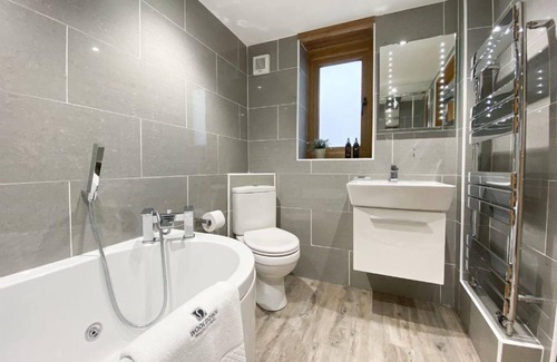 Marhamchurch Cottage | Converted Barn with Superb Sea and Countryside Views