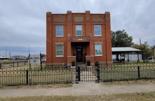 Memphis House | Converted Historic Jailhouse