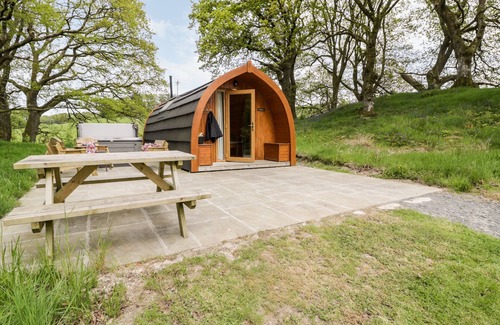 Snowdonia National Park Cottage | CONWY POD, family friendly, luxury holiday cottage in Betws-Y-Coed