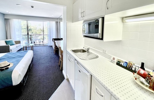 Coogee Hotel | Coogee Sands Hotel and Apartments