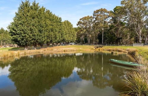 Oberon House | Cooinda, A 3 Bedroom Home Near Mayfield Garden