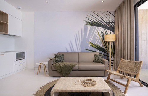 Cook's Bay Hotel | Cook's Bay Hotel and Suites
