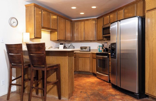 Los Angeles Condo | Cool 2-bedroom Condo in Vibrant Los Angeles